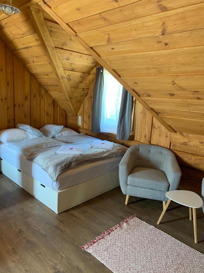 Gyurka Kisroenkhaz Bed & Breakfast Ispánk Екстериор снимка